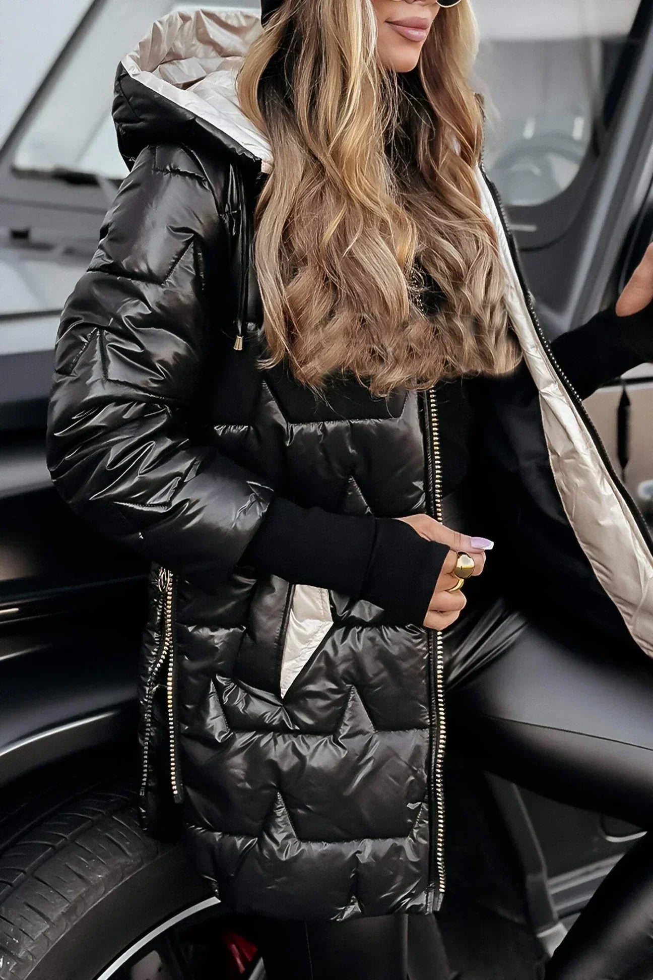 Nora – Manteau d’hiver élégant avec capuche et matelassage